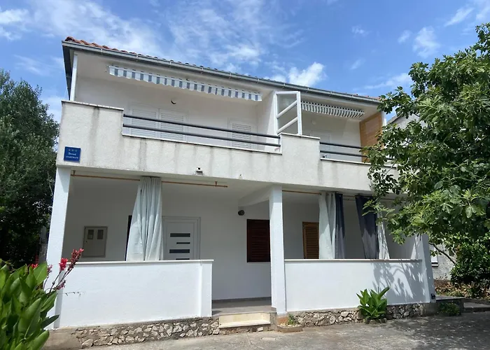 Apartmani Mara Rogoznica